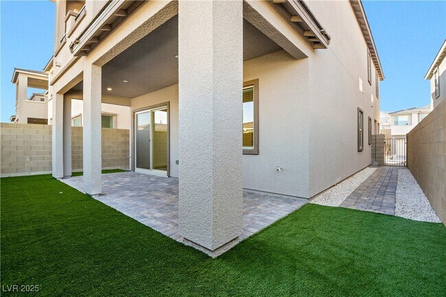 Foto del edificio - 1570 Rock Kestrel St