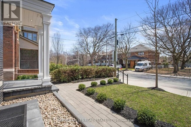 Building Photo - 74 Woburn Ave
