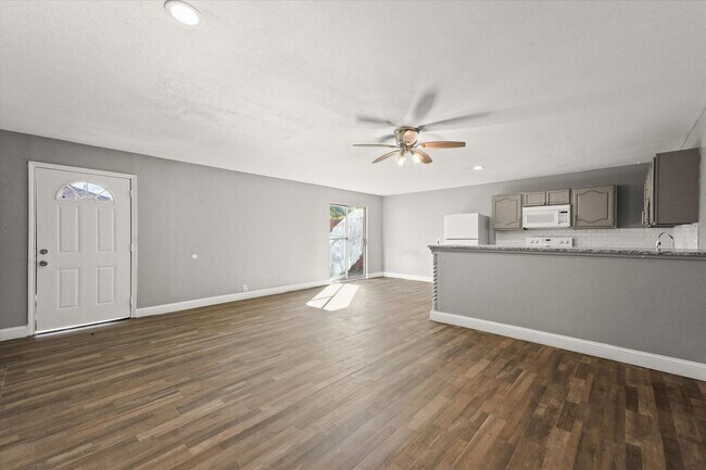 Foto del edificio - 927-929 S Rosemont Ave