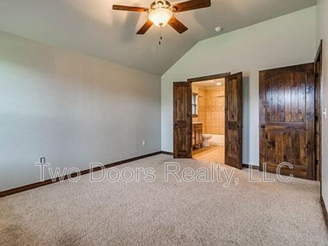 Building Photo - 10721 SW 31st Ct