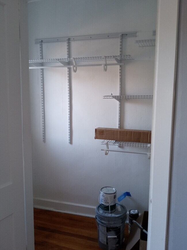 7382 PERSHING INSIDE LVR CLOSET - 7382 Pershing Ave