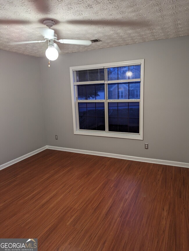 Foto del edificio - 5147 Allison Way NE