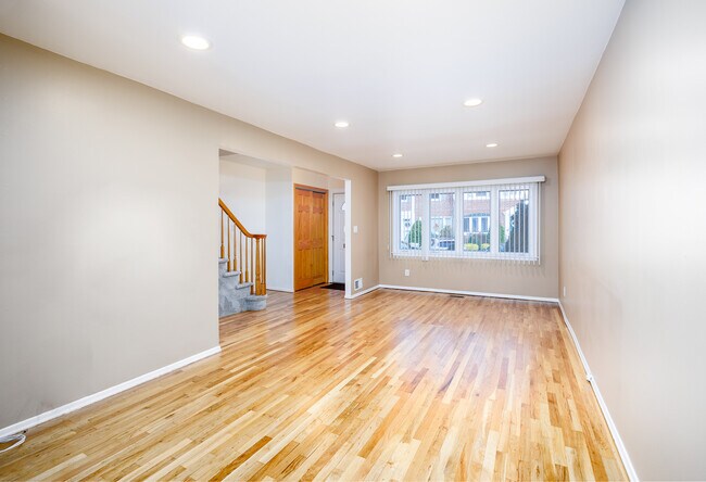 Foto del edificio - 3530 Long Beach Rd