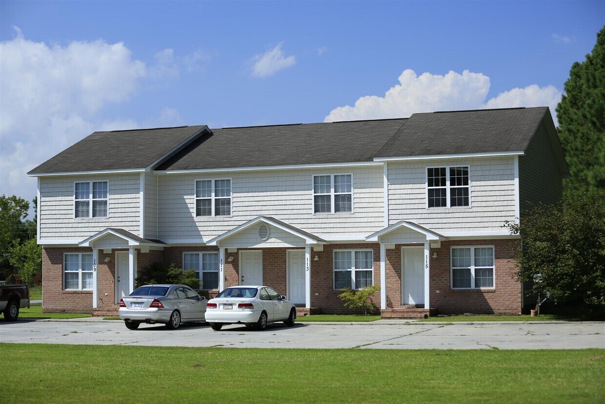 115 Marigold St, Sneads Ferry, NC 28460 Townhome Rentals in Sneads Ferry NC