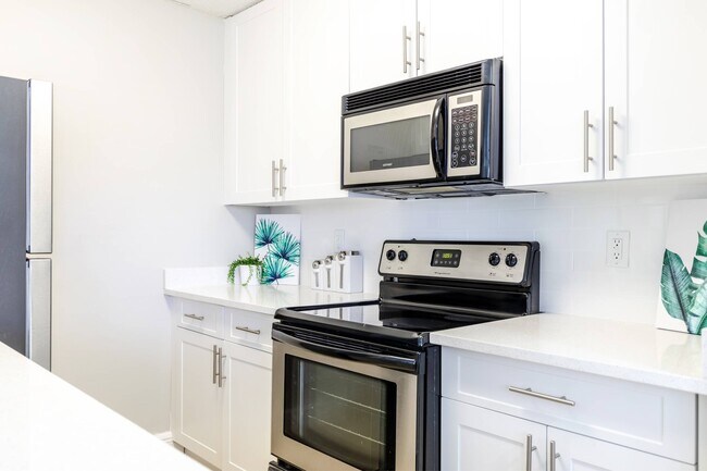 Foto del edificio - Palm Court at Wellington Apartments