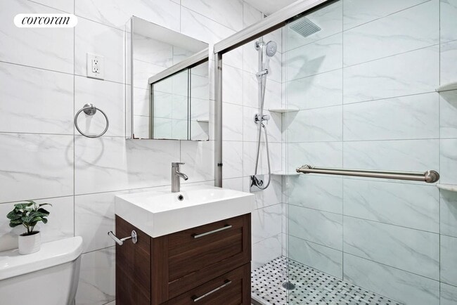Building Photo - 453 W 43rd St