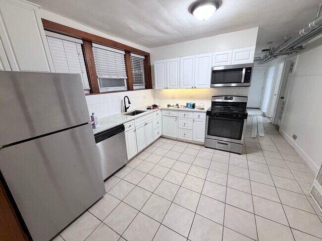 Foto del edificio - 3414 N Ridgeway Ave