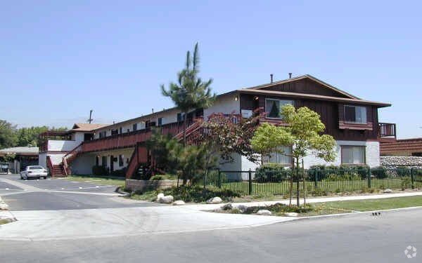 Building Photo - 1404 W Stoneridge Ct