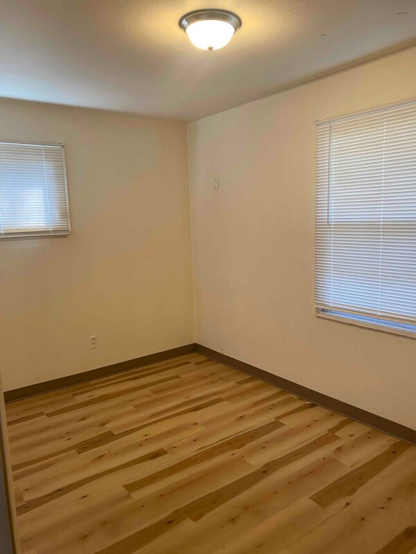 Building Photo - 13 Carrel Ct
