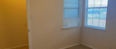 Foto del edificio - 2863 Southampton Way
