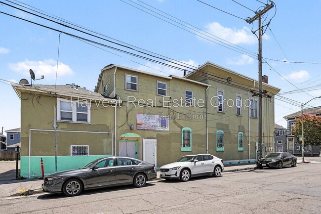 Building Photo - 812 Chester St