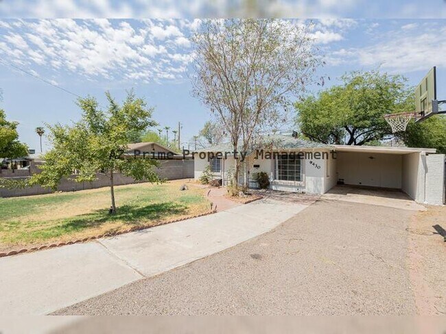 Building Photo - 9430 N 11th Pl