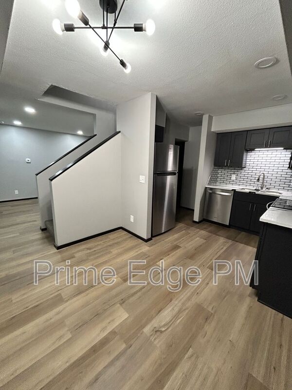Building Photo - 1801 Ridgehaven Ct