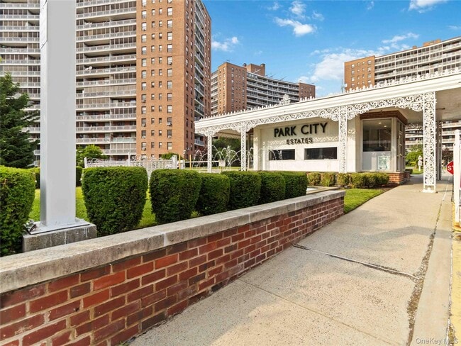 Building Photo - 61-25 98th St