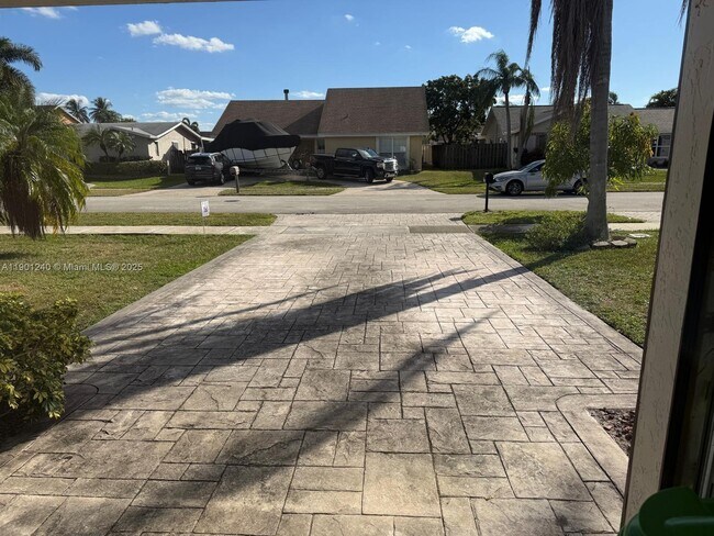 Foto del edificio - 11701 NW 37th Pl