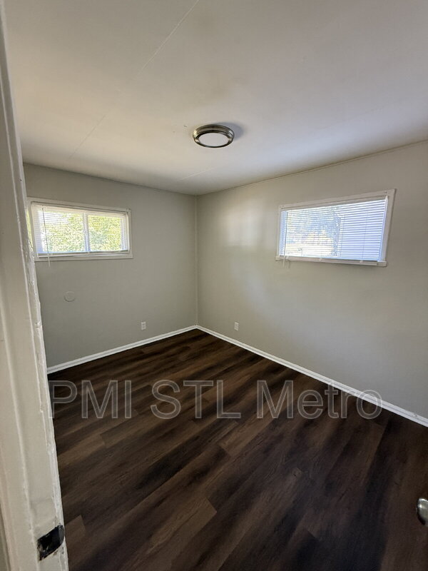 Building Photo - 5319 Elsie Ave