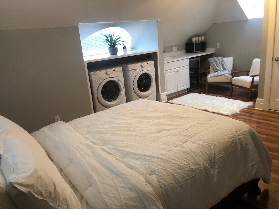 Primary Photo - 240 Culver Rd