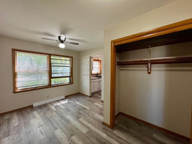 Foto del edificio - 5905 N 66th St