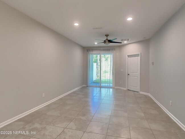 Foto del edificio - 187 Charlie Way