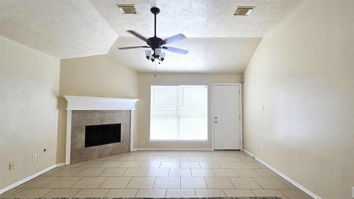 Foto del edificio - 5922 Whitwell Dr