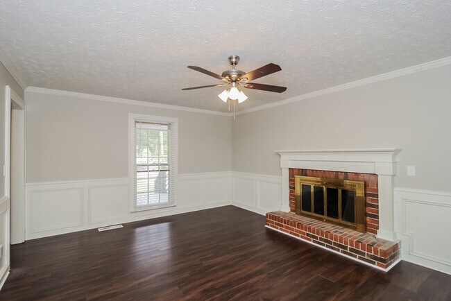 Building Photo - 4296 Alison Jane Dr NE
