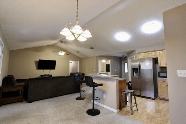 Foto del edificio - 220 Tiffot Ct