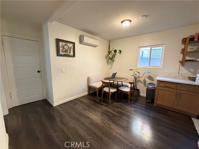 Foto del edificio - 1008 W 17th St