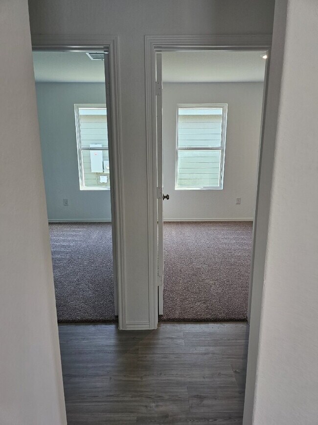 Foto del edificio - "Charming 3-Bed Sanctuary with Granite Elegance in San Antonio! Voucher Accepted! "