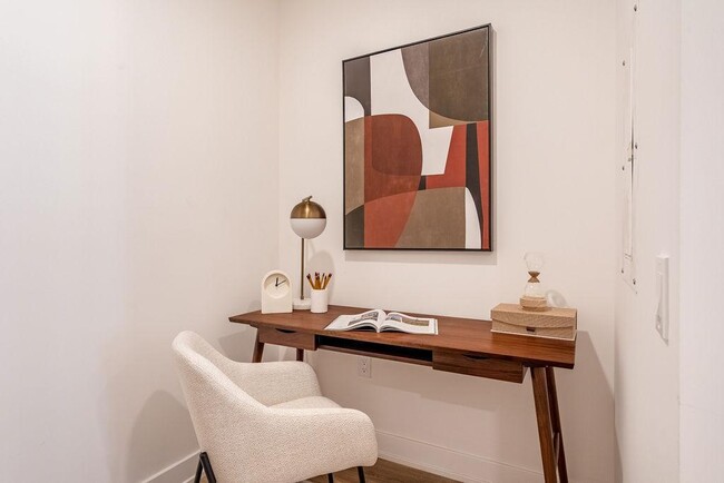 Building Photo - 360 Laurier