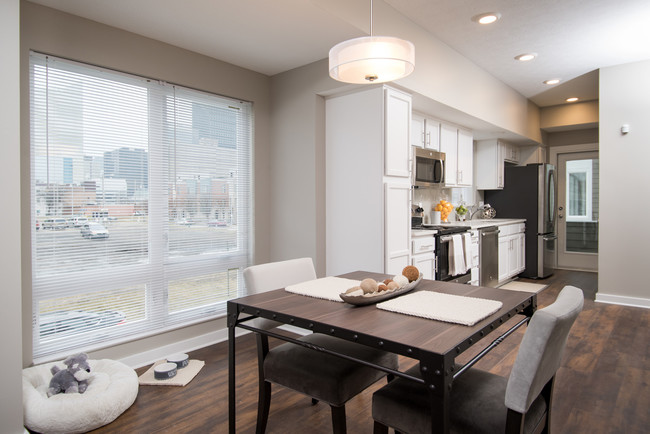 Área de comedor - The Milton Townhomes