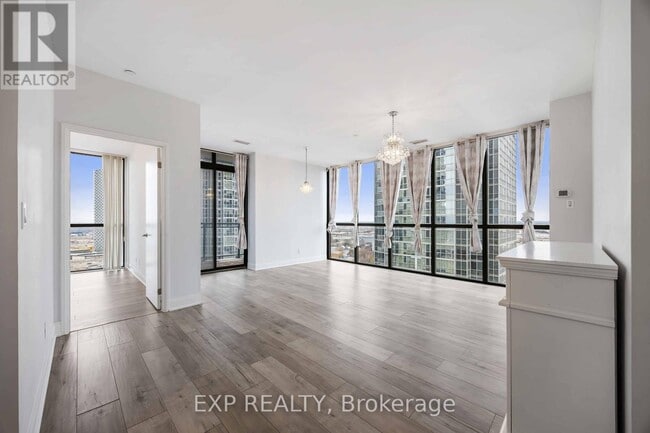 Photo du bâtiment - 2900 Hwy 7