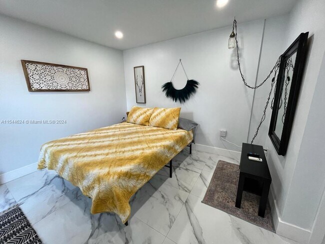Foto del edificio - 14930 NE 7th Ct