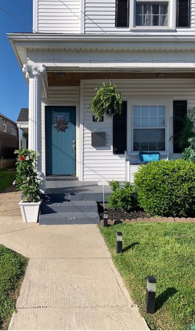 Building Photo - Renovated Germantown House in Great Location