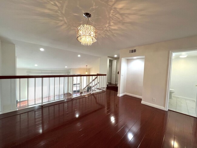 Foto del edificio - Large 3 bedroom townhome available in Buena Park
