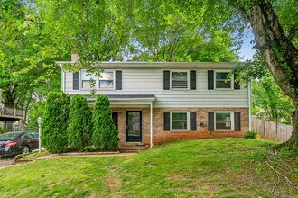 Building Photo - 13911 Mapledale Ave