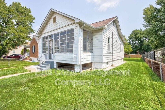 Building Photo - 323 S Taylor Ave