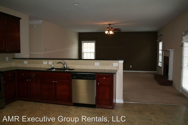 Building Photo - 5 br, 3.5 bath House - 17 Registry Way
