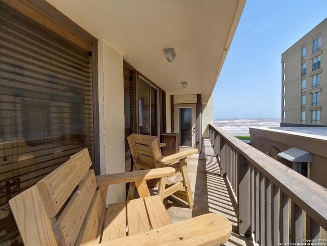 Building Photo - 15002 Windward Dr
