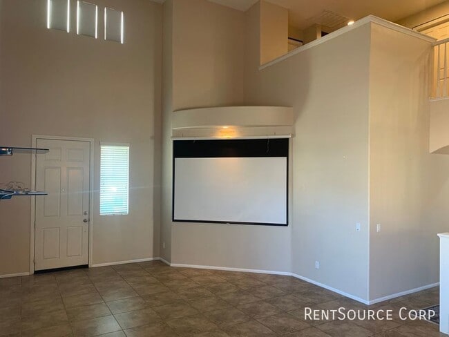 Building Photo - 5 Bedroom Home For Rent in West Lancaster