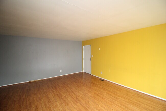 Building Photo - 339 Homeland Southway