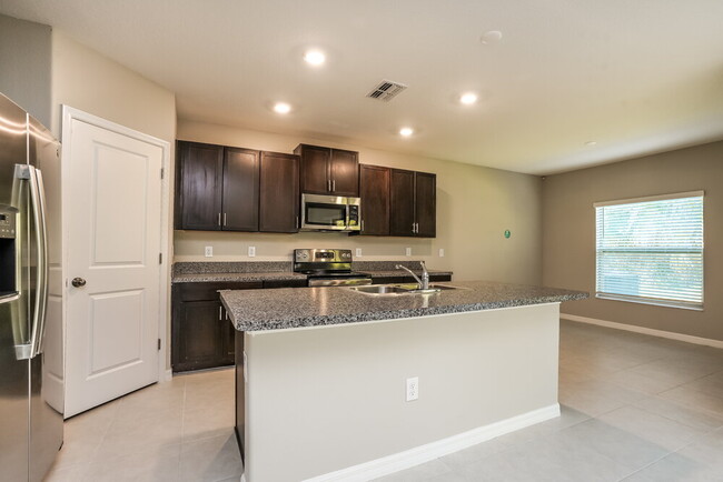 Foto del edificio - 7218 Spring Snowflake Ave