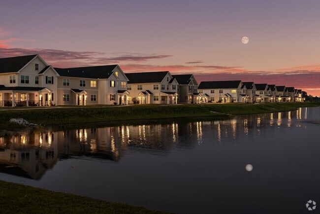 Moonlit Walks at Hickory Cottage - Hickory Cottages
