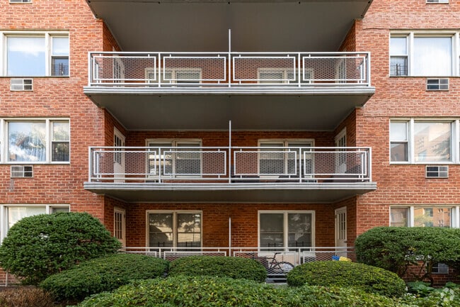 Building Photo - Jamaica Towers Owners Inc