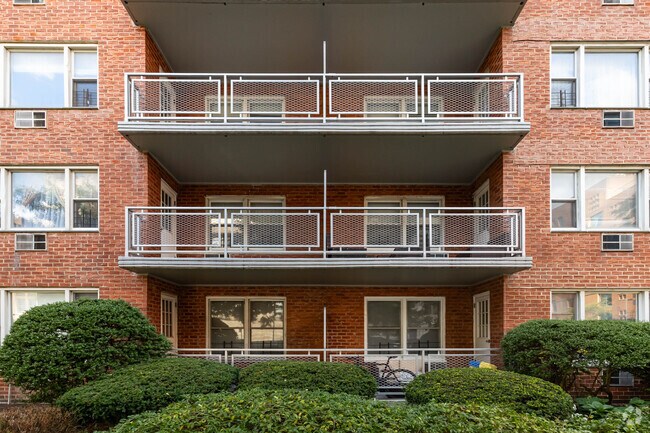 Foto del edificio - Jamaica Towers Owners Inc