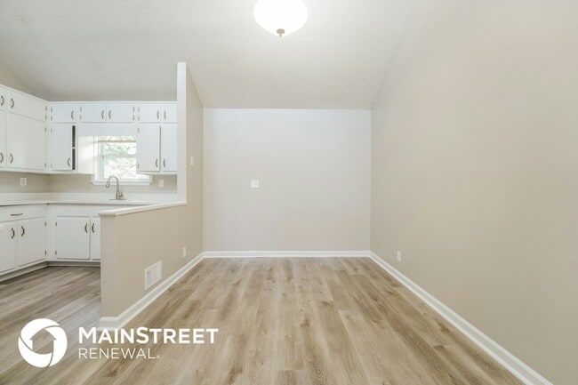 Building Photo - 2535 Kelly Lake Dr