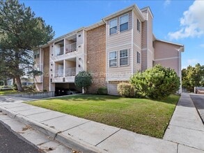 Building Photo - 9132 S Scirlein Dr