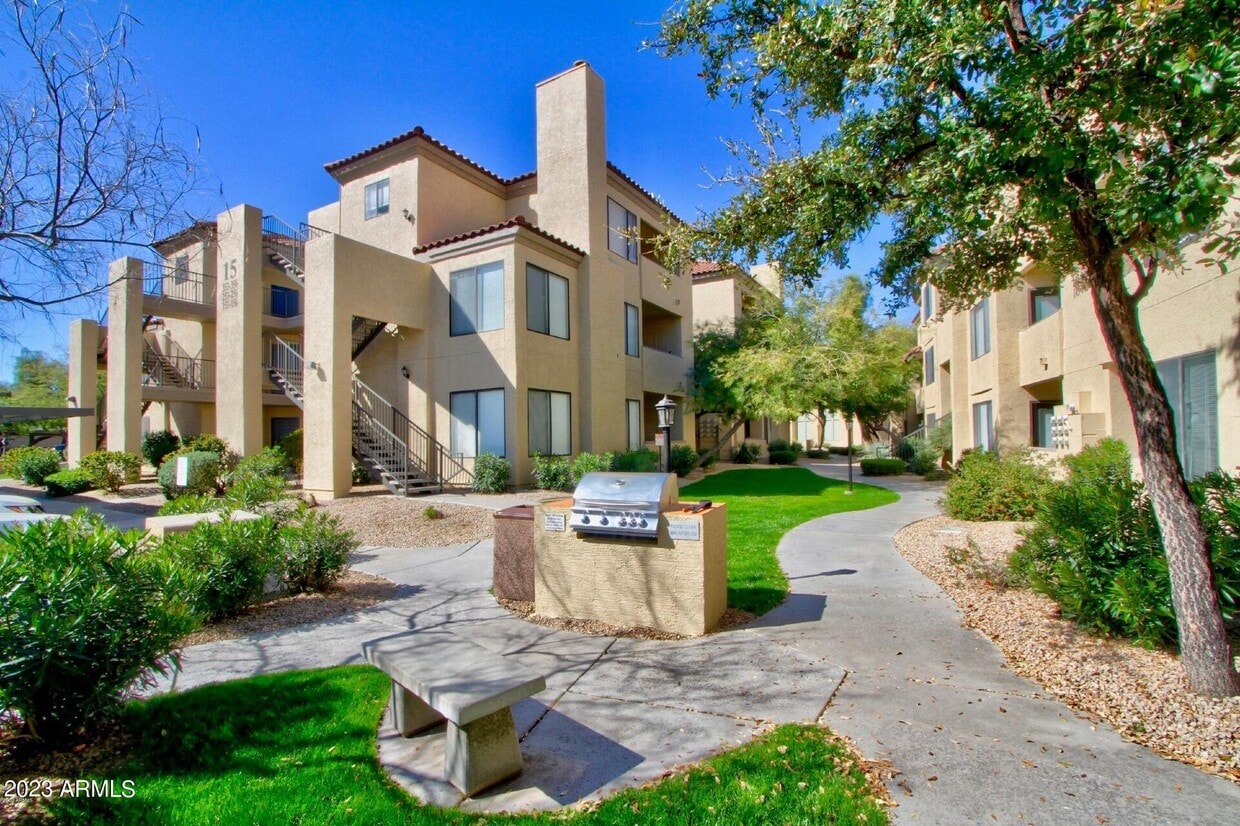 Foto principal - 4925 E Desert Cove Ave