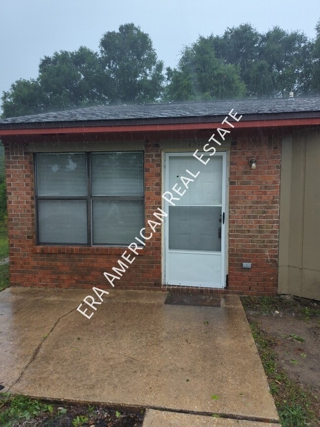 Building Photo - 158 Lake St