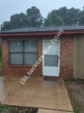 Building Photo - 158 Lake St