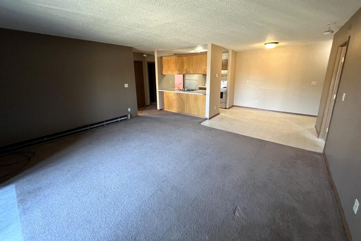 307 11th Ave NW Unit 302, Aberdeen, SD 57401 Room for Rent in Aberdeen, SD